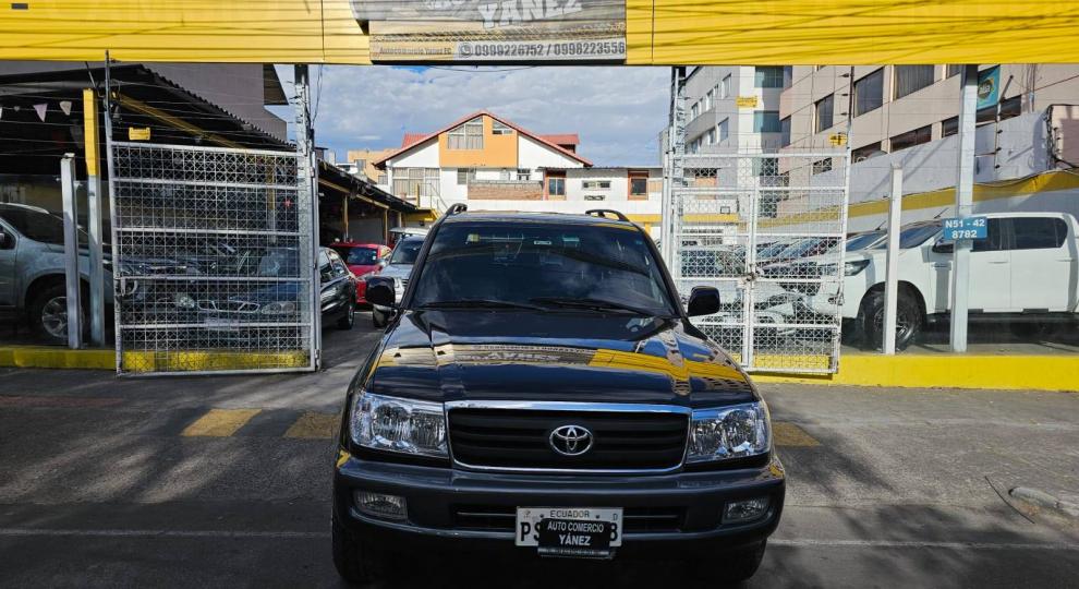Toyota Land Cruiser 100 2006